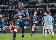 Kalahkan Lazio 2-1, Napoli Gusur Milan dari Puncak Serie A