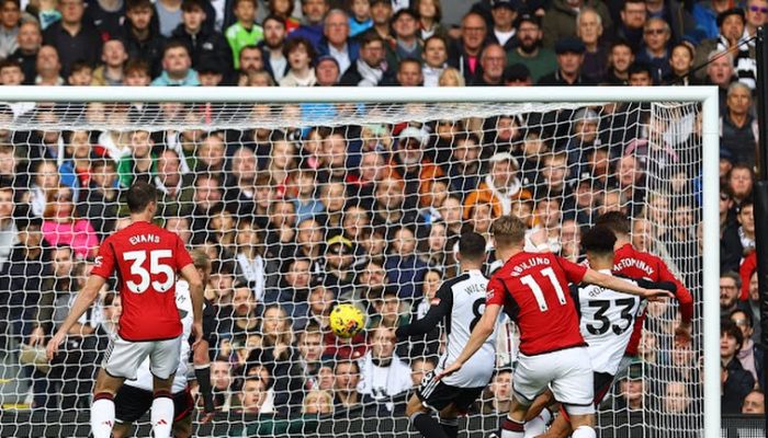 Photo: Manchester United Kalahkan Fulham dengan Skor Tipis 1-0